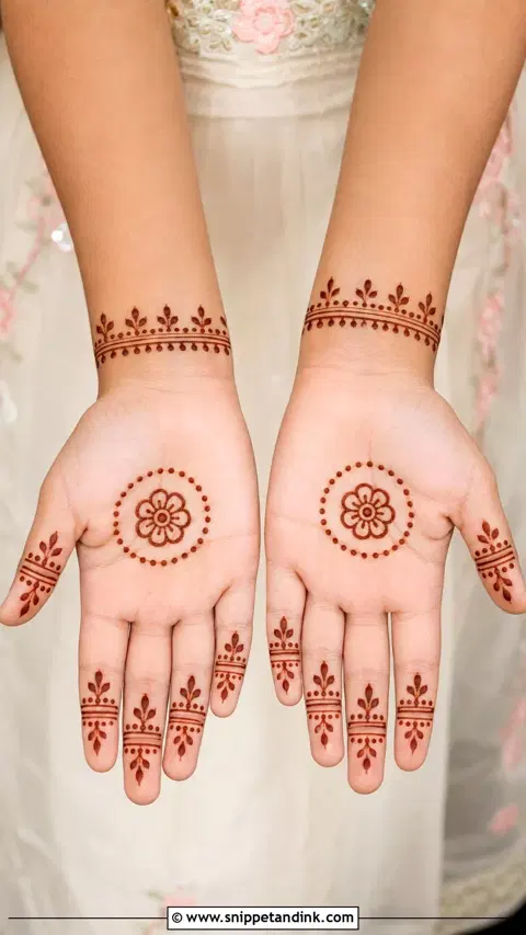 minimal simple figure front hand mehndi design