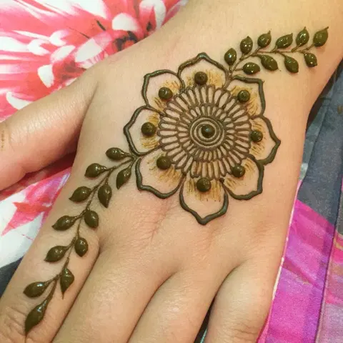 arabic circle front hand mehndi design