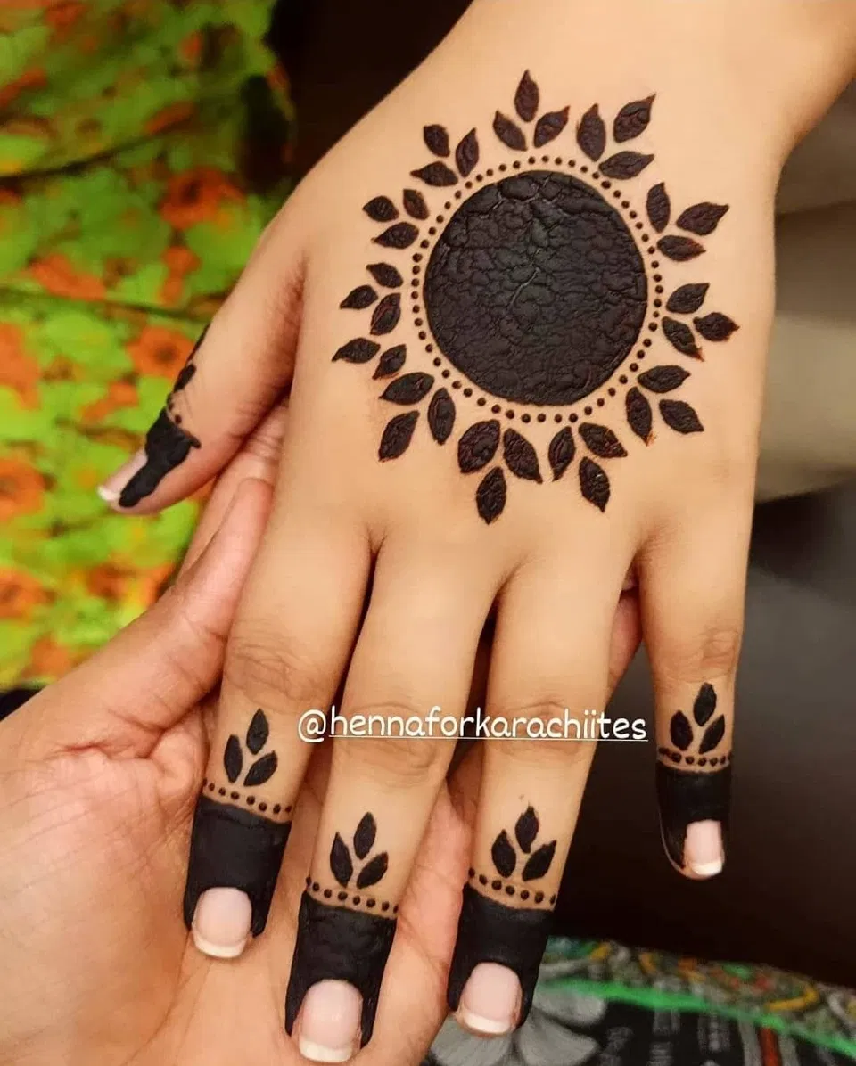 Simple Finger Mehndi Design with Gol Tikki and Moon