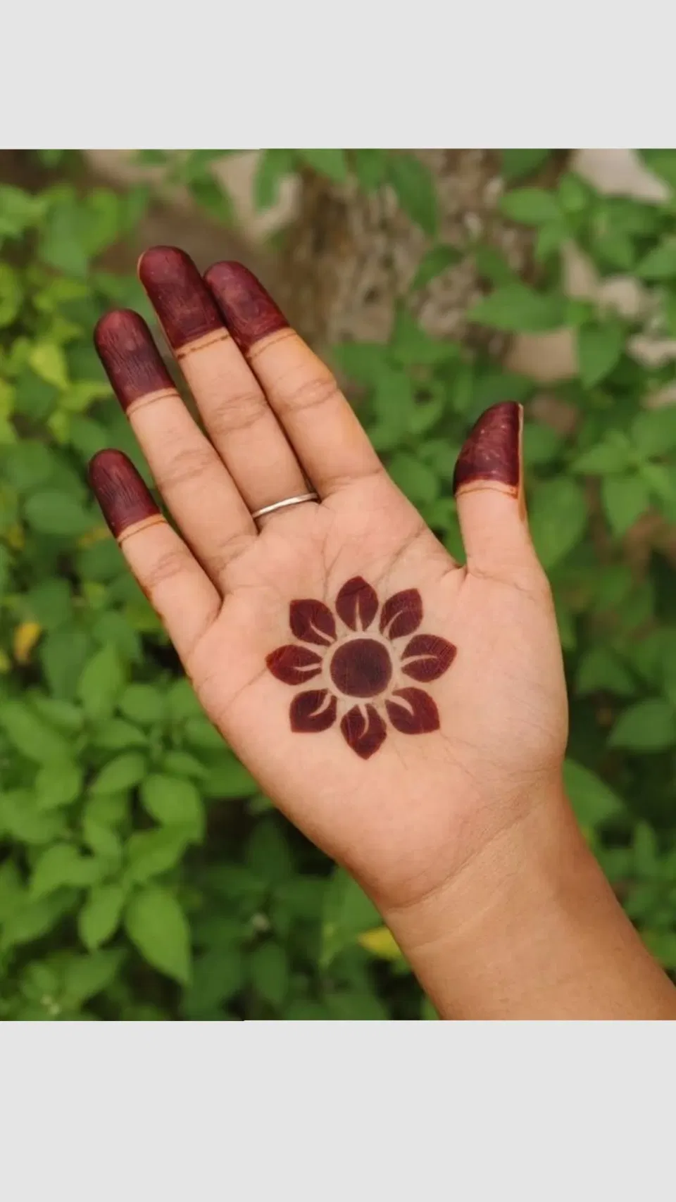 Simple Front Hand Mehndi Design with Gol Tikki, Flowers and Jaal