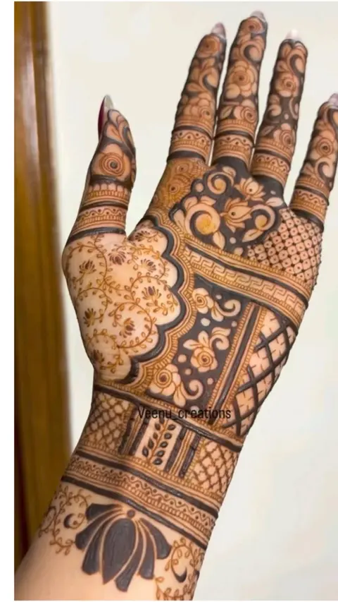 aesthetic bridal circle front hand mehndi design