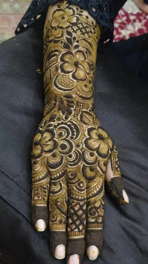 dubai indian back hand mehndi design