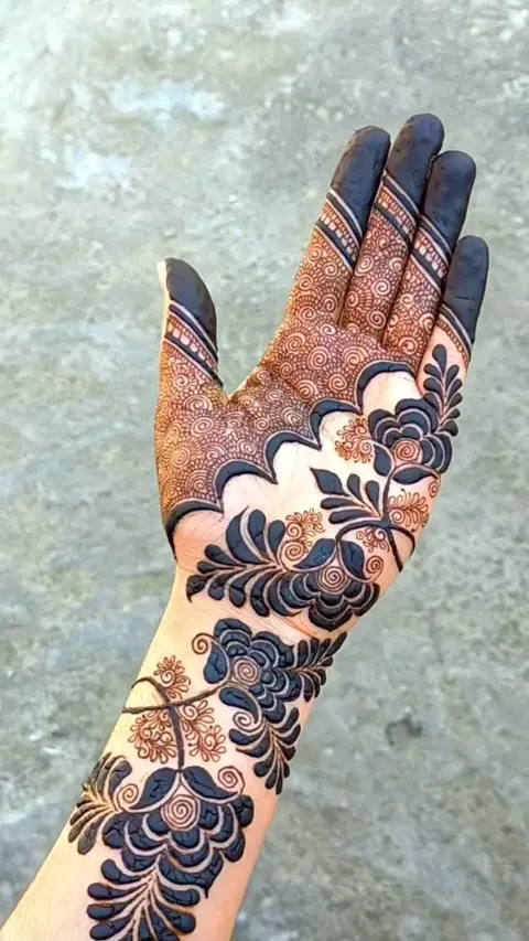 bridal stylish circle finger mehndi design
