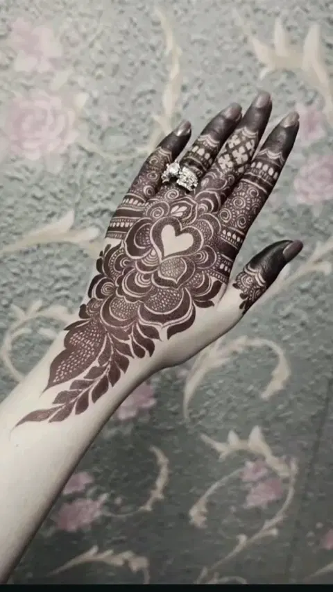 arabic dubai flower back hand mehndi design