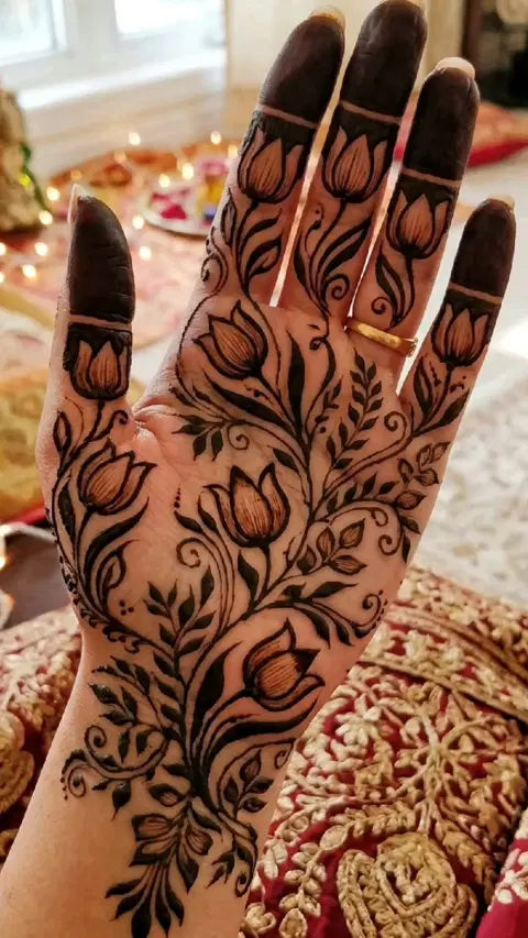 aesthetic bel front hand mehndi design