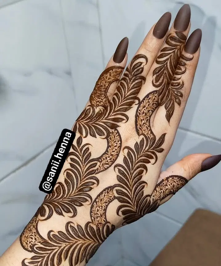 Arabic Bridal Back Hand Mehndi Design with Gol Tikki and Flowers (4)