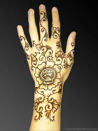 simple bel full hand mehndi design