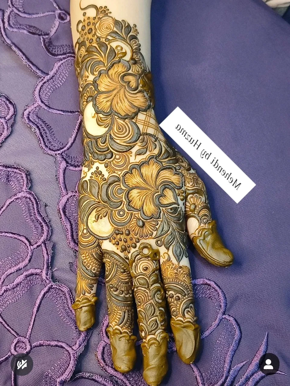 Dubai Pakistani Back Hand Mehndi Design