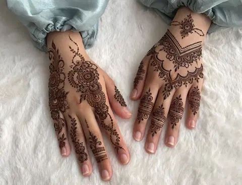 stylish jaal back hand mehndi design
