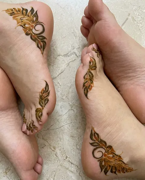 arabic simple jaal foot mehndi design