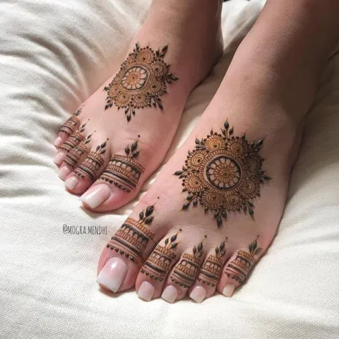 bridal pakistani circle foot mehndi design