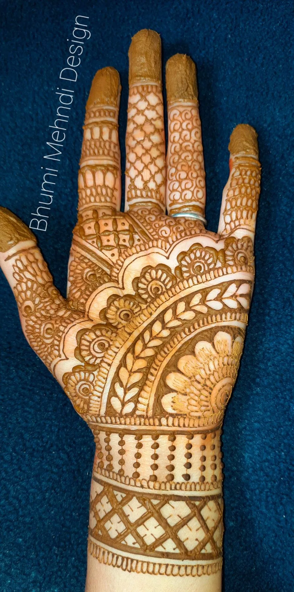 Stylish Full Hand Mehndi Design for Karwa Chauth