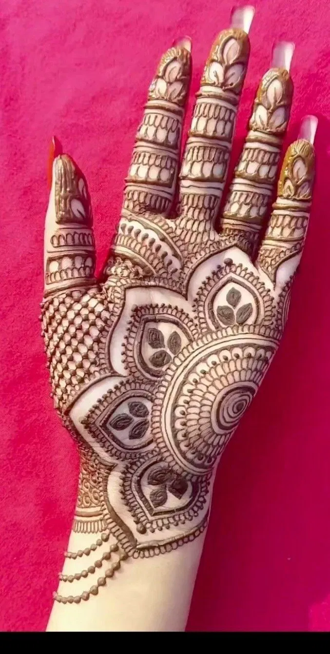 Stylish Front Hand Mehndi Design for Karwa Chauth