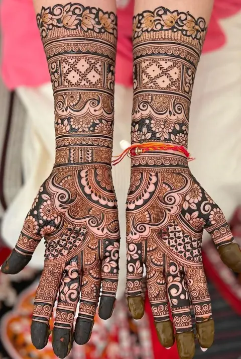 bridal indian figure front hand mehndi design
