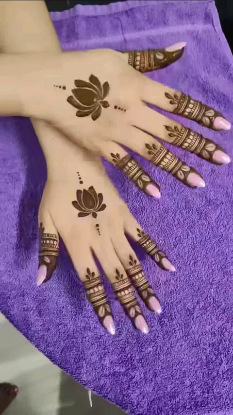 aesthetic simple circle back hand mehndi design