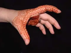simple jaal foot mehndi design