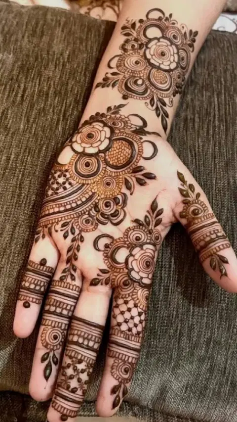 dubai stylish finger mehndi design