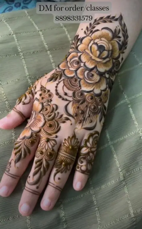 arabic dubai circle front hand mehndi design