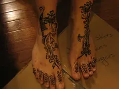arabic simple jaal back hand mehndi design