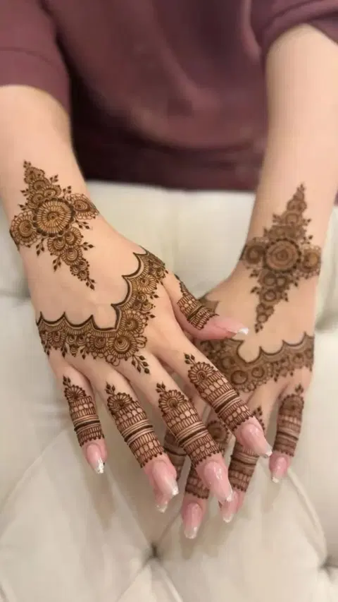 simple jaal back hand mehndi design