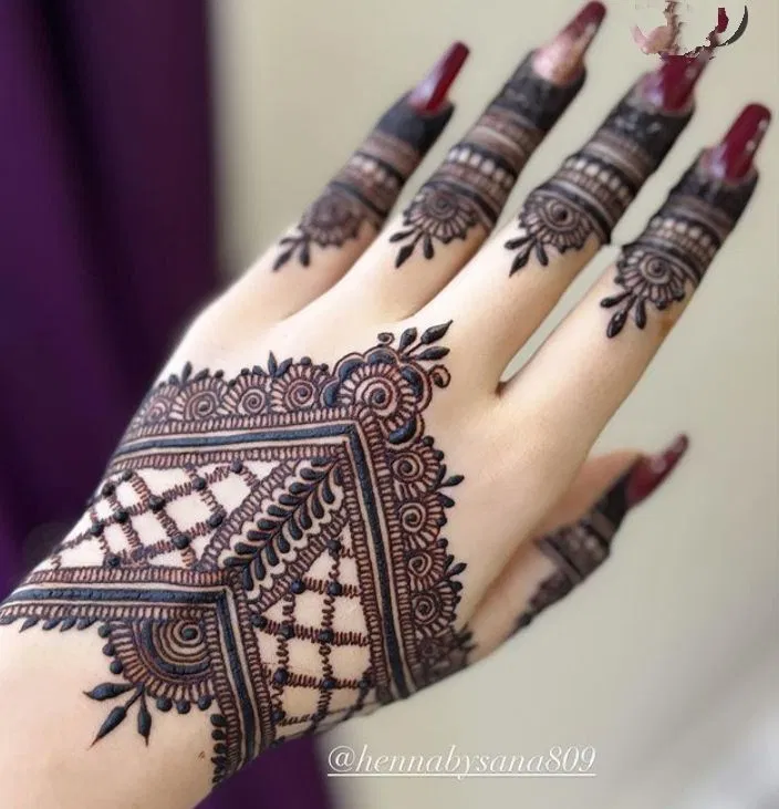 Simple Stylish Back Hand Mehndi Design with Jaal for Eid