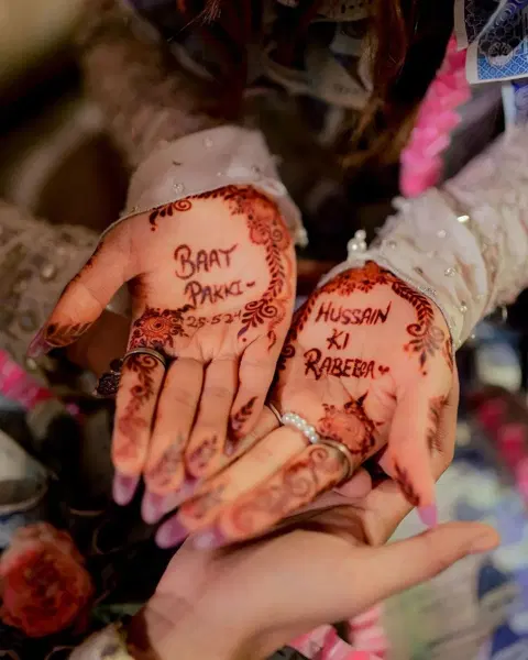 aesthetic pakistani figure finger mehndi design