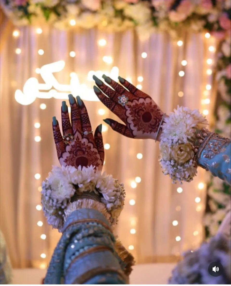 Bridal Pakistani Finger Mehndi Design with Flowers and Jaal for Eid