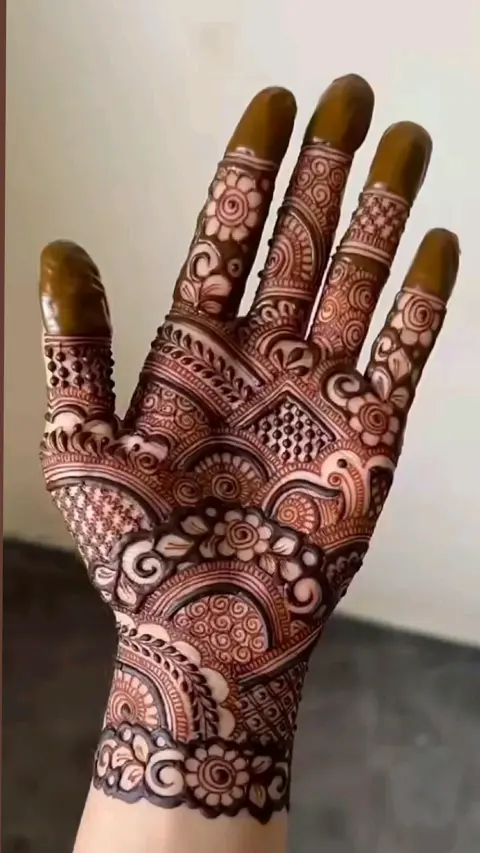 arabic bridal figure front hand mehndi design