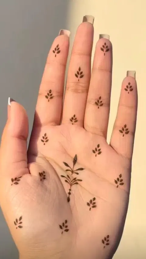simple stylish finger mehndi design
