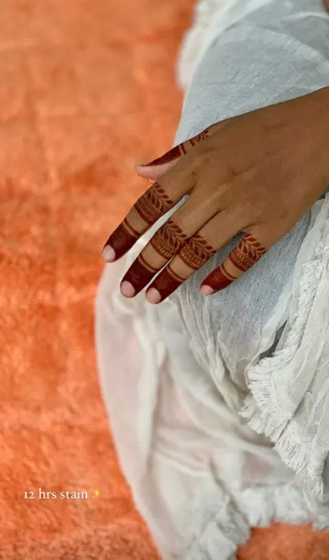simple deity arm mehndi design