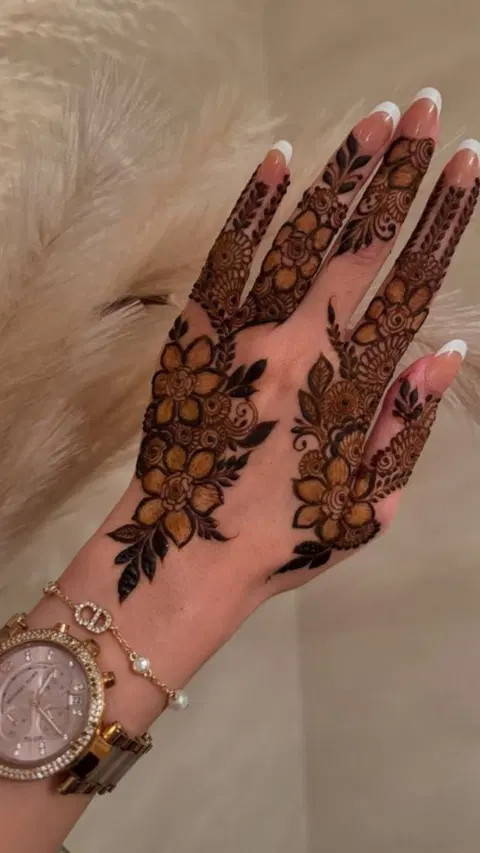 aesthetic bridal flower full hand mehndi design