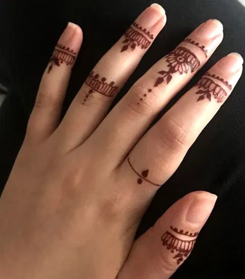 simple back hand mehndi design