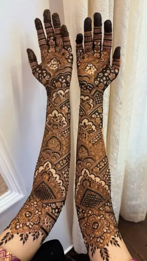 bridal stylish figure finger mehndi design