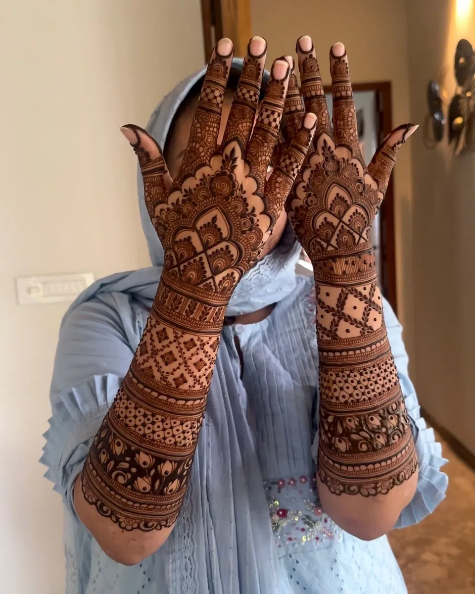 Bridal Stylish Arm Mehndi Design with Jaal for Engagement