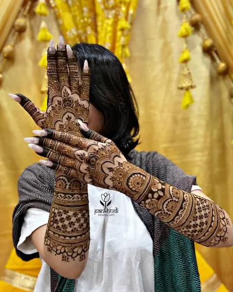 bridal back hand mehndi design
