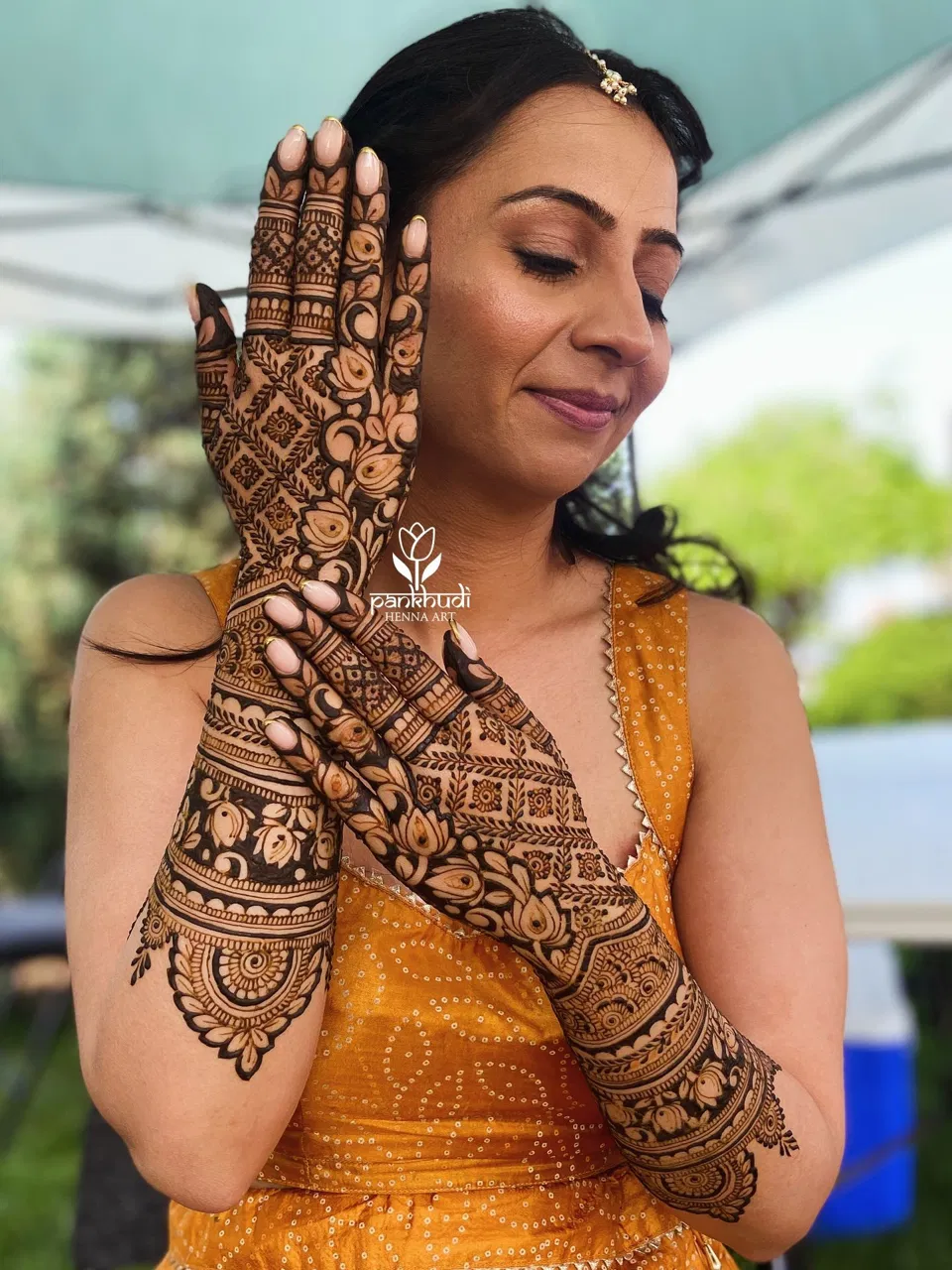 Bridal Stylish Back Hand Mehndi Design (14)