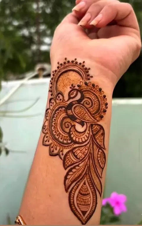 simple stylish circle arm mehndi design