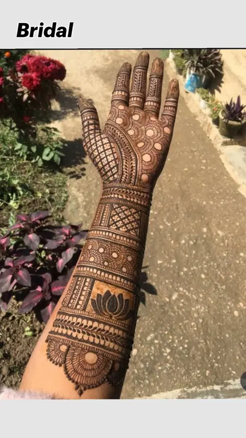 bridal circle back hand mehndi design