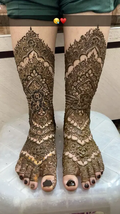 bridal royal foot mehndi design