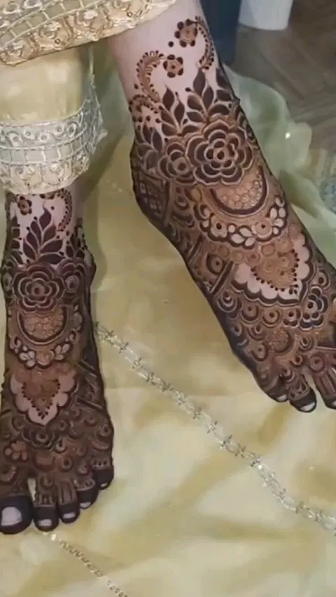 bridal dubai figure foot mehndi design