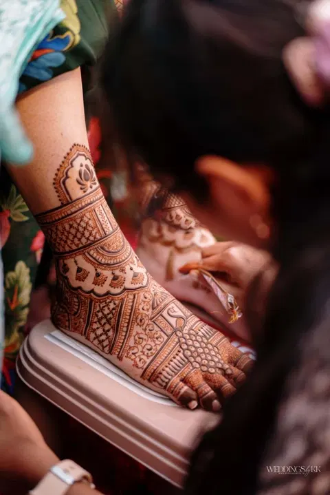 arabic bridal figure foot mehndi design