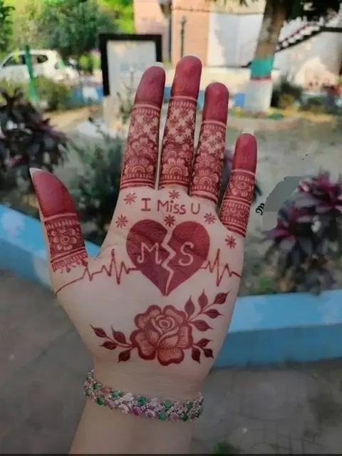 stylish heart mehndi design