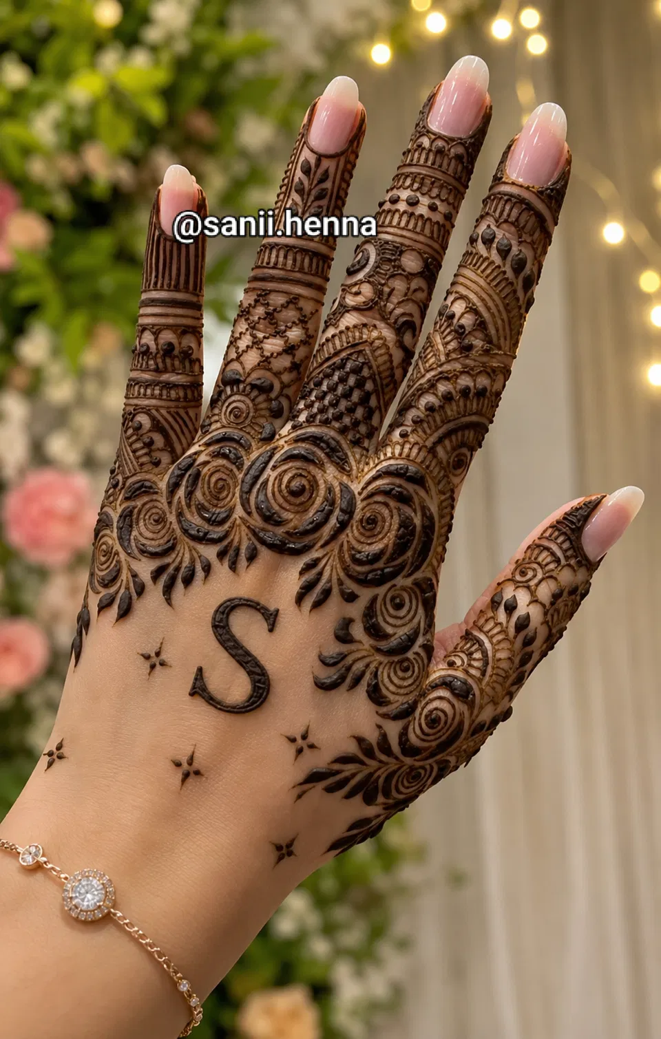 Arabic Stylish Mehndi Design with Hidden Name (2)