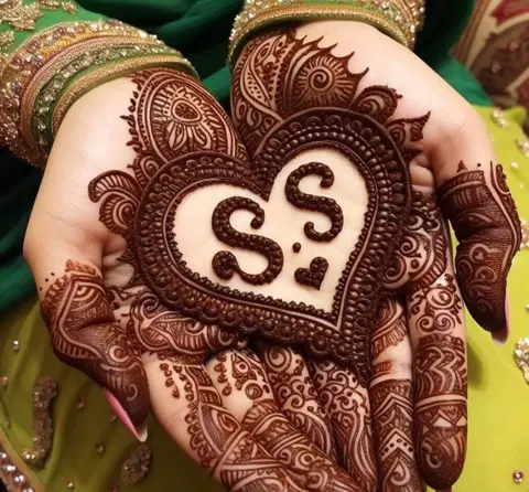 stylish figure mehndi design