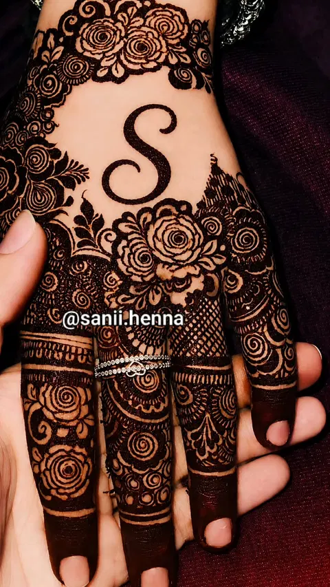 bridal stylish flower finger mehndi design