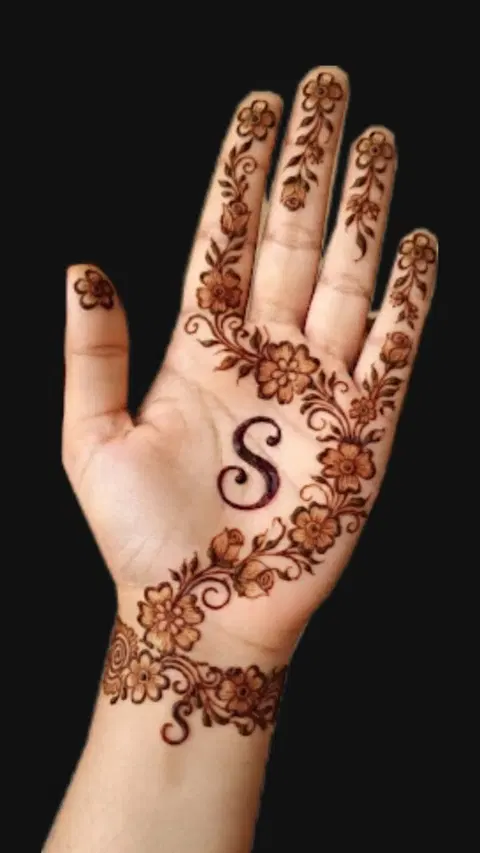 minimal simple name finger mehndi design