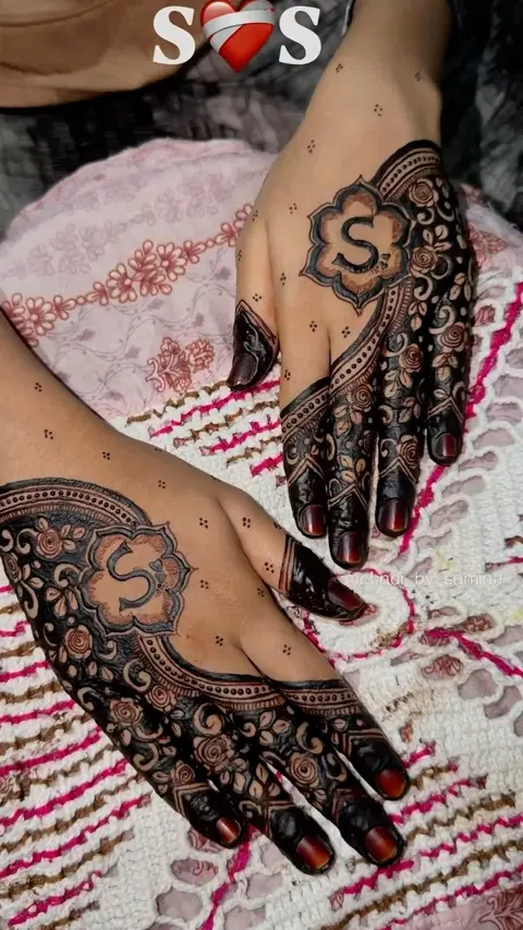 stylish name mehndi design