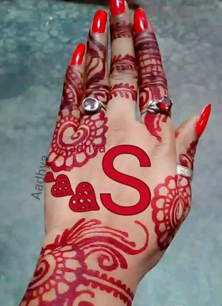 Stylish Mehndi Design with Hearts and Hidden Name (2)