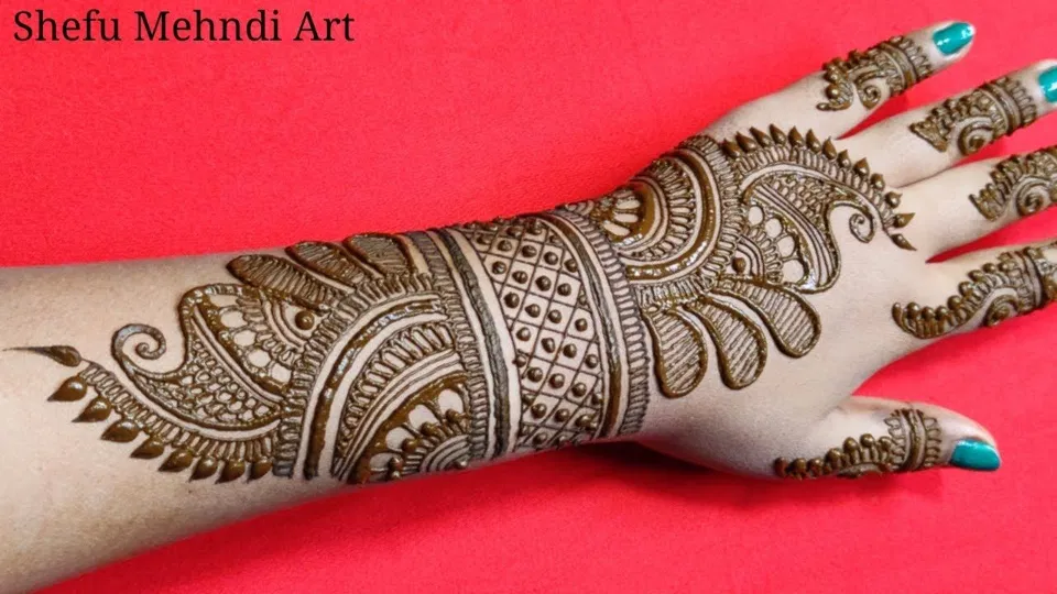 Arabic Stylish Back Hand Mehndi Design for Eid (4)