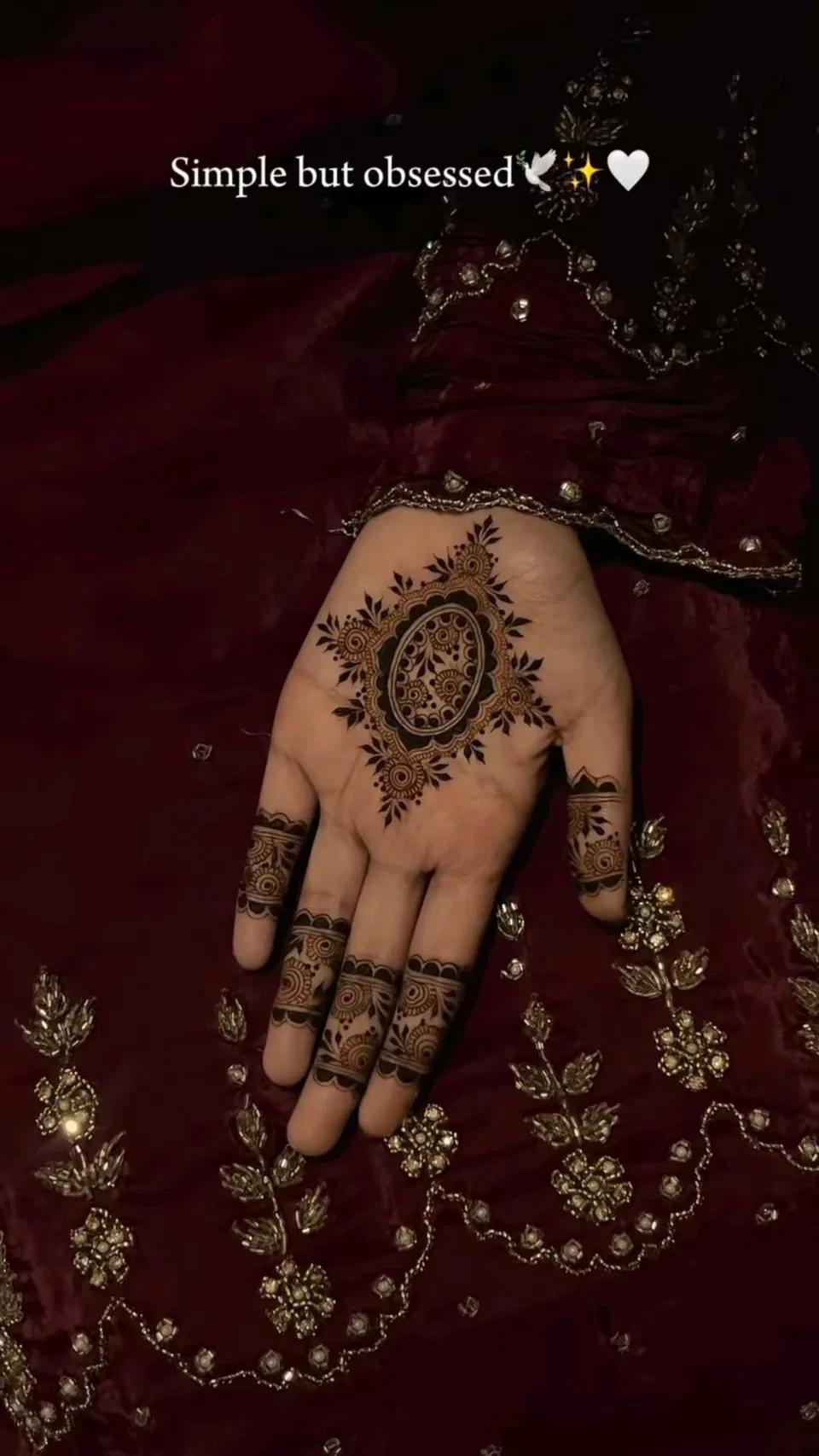 Arabic Simple Finger Mehndi Design with Gol Tikki for Diwali